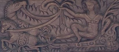 Natural wood COFFRE with carved front

H...