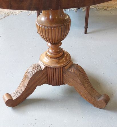 Mahogany and mahogany veneer tripod GUERIDON,...