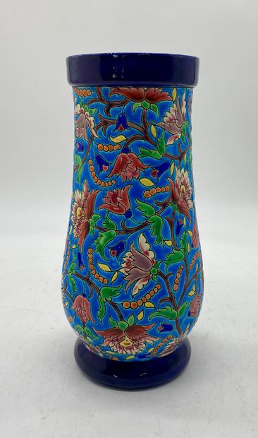 LONGWY 

Vase in Longwy enamel

H : 27 c...