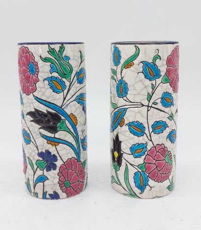 LONGWY dans le goût de 

Paire de vases rouleau...