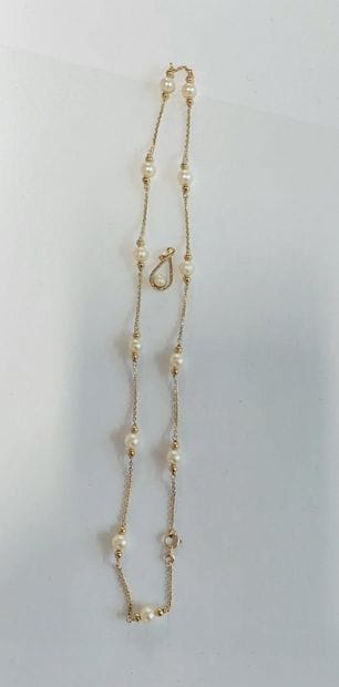 LOT OF GOLD JEWELRY including :

- 1 gold...