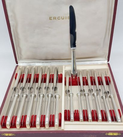ERCUIS

Ménagère en métal argenté comprenant...