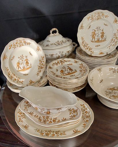 LONGCHAMP - OLERYS 

Earthenware service...