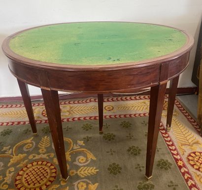 LOT OF THREE HALF-LUNE mahogany TABLES

Dim....