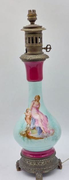 LAMP in porcelain, bronze mounting

Napoleon...