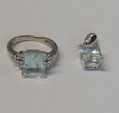 BAGUE ET PENDENTIF en or blanc, diamants...