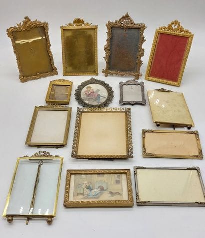 LOT OF bronze, brass and silver-plated PHOTO...