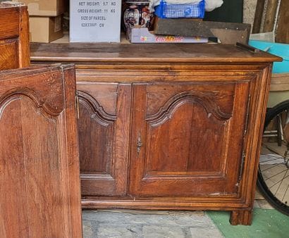 RUSTIC BUFFET TWO BODY in oak 

Louis XIII...