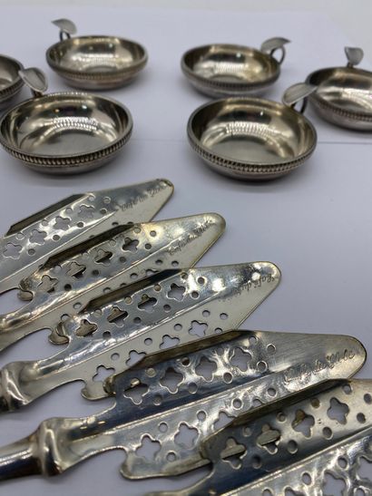 SIX metal abstinthe spoons

Six small metal...