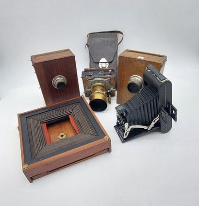 SET including cameras, bellow cameras, polaroid...