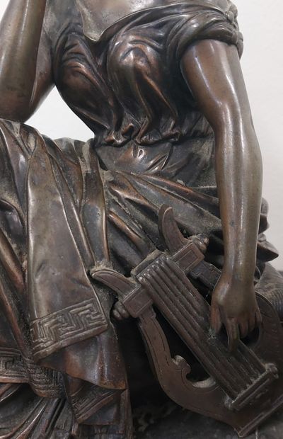 HABERT

Femme à la lyre

Bronze signé

H...