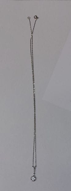NECKLACE in white gold, diamond pendant

PB...