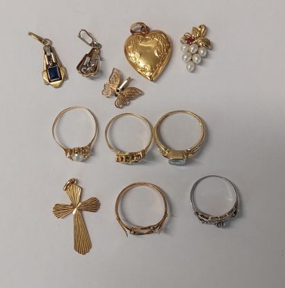 LOT de bijoux en or comprenant bagues et...