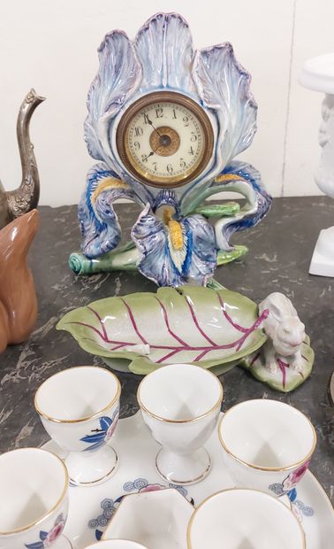 LOT including :

- 1 barbotine clock

- 1...