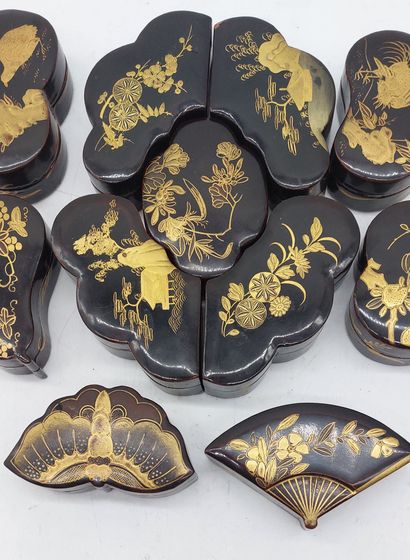 CHINE

Ensemble de petites boîtes en bois...