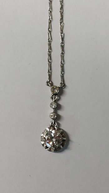 NECKLACE in white gold, diamond pendant

PB...