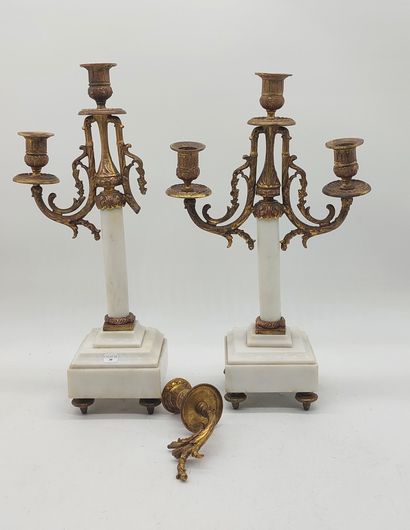 PAIR OF CANDELIERS in chased and gilded bronze,...
