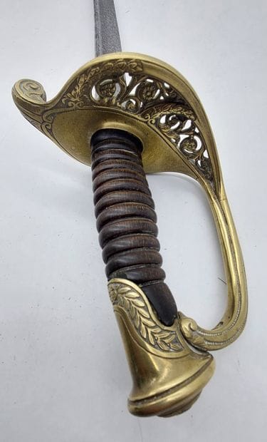 INFANTRY OFFICER'S SABRE, filigree horn handle

Blade...