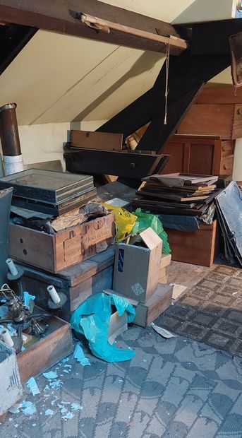 HOUSEHOLD to be emptied on site at about...
