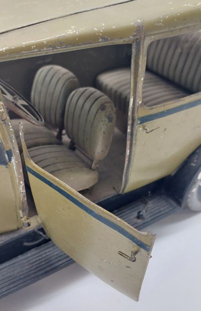 ANDRE CITROEN C6 JOUET

Mechanical car in...