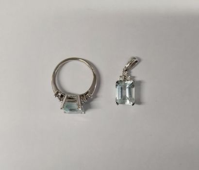 BAGUE ET PENDENTIF en or blanc, diamants...