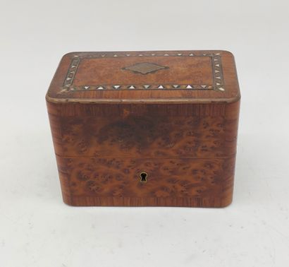 COFFRET A SENTEUR en placage de loupe, incrustations...