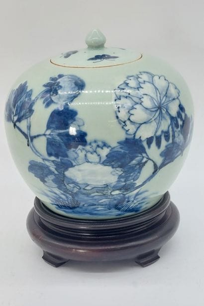 CHINA 

Chinese porcelain ginger pot with...