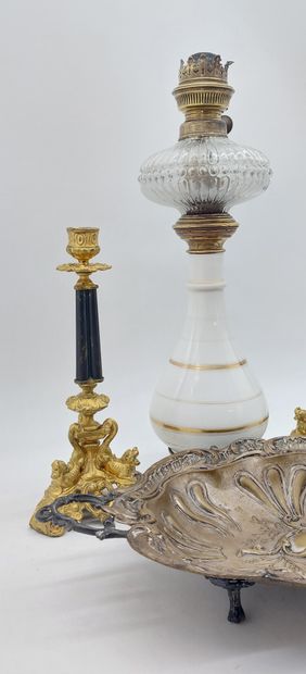 LOT including : 

- 1 pair of gilded regule...