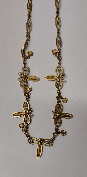 COLLIER en or

Poids : 8,20 g