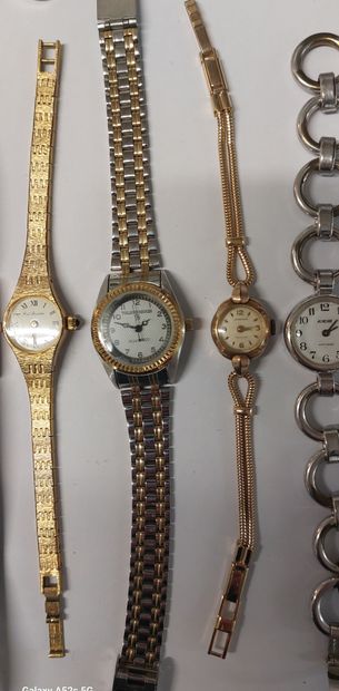 LOT DE MONTRES DE DAME

- Herbelin

- Vuillemin...