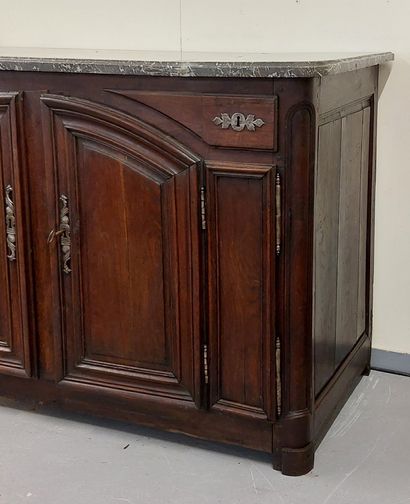 HUNTING KIT in moulded oak, double doors,...