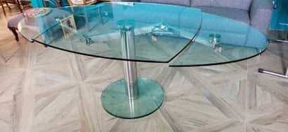 ITALIAN DESIGN

Square glass table with retractable...