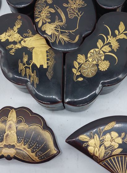 CHINE

Ensemble de petites boîtes en bois...