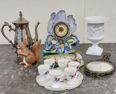 LOT including :

- 1 barbotine clock

- 1...