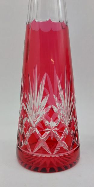 SAINT-LOUIS

Two coloured cut crystal decanters

H...