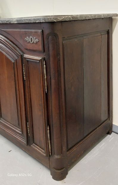 HUNTING KIT in moulded oak, double doors,...