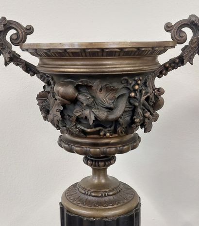 PAIR OF CASSOLETTES in bronze and marble,...