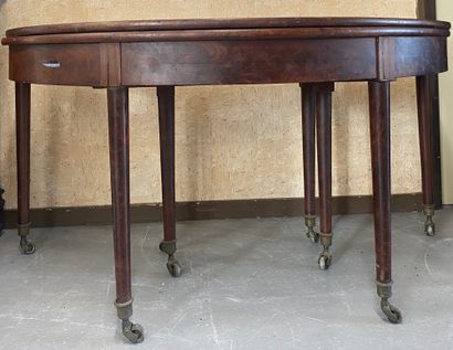 LOT OF THREE HALF-LUNE mahogany TABLES

Dim....