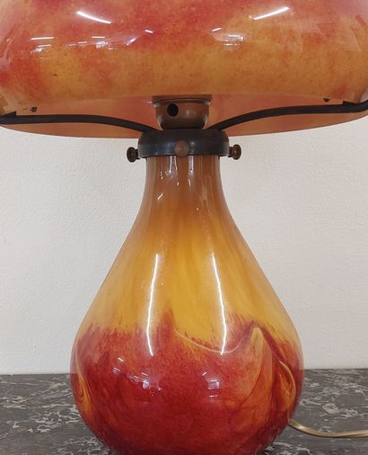 LAMP CHAMPIGNON in colored glass

H: 42 ...