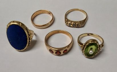 LOT of 5 rings in 14k 585/1000 gold

Gross...