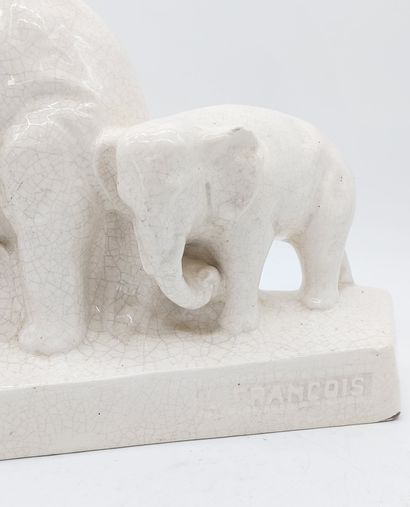 L. FRANCOIS 

Eléphant et son éléphanteau...