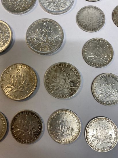 LOT OF SILVER PIECES including : 

- 11 pieces...