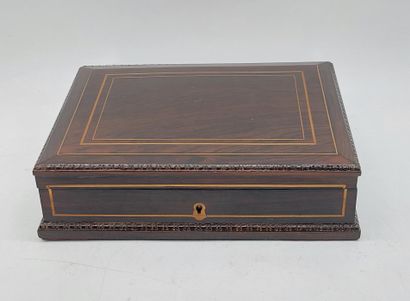 JOLI COFFRET en palissandre et filets de...