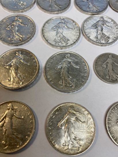 LOT OF SILVER PIECES including : 

- 11 pieces...