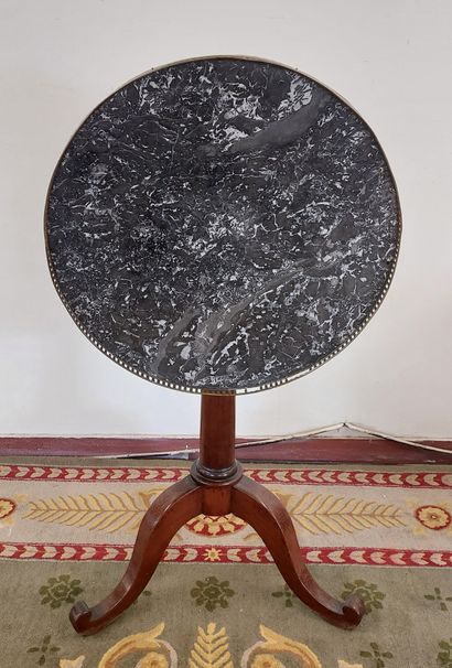 Mahogany tripod GUERIDON, marble tilting...