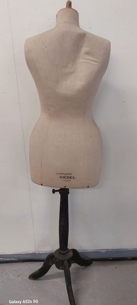 MANNEQUIN STOCKMANN 

H : 150 cm

(en l'état,...