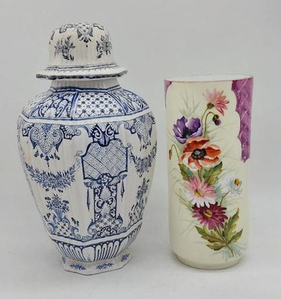 Opaline VASE with floral design

H : 30 cm



A...
