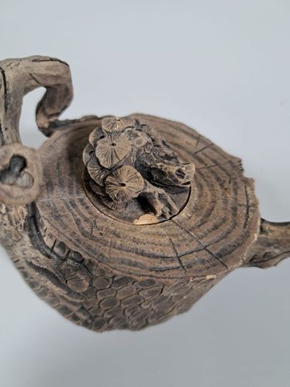 CHINA

Yixing stoneware teapot with natural...