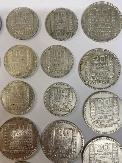 LOT OF SILVER PIECES including : 

- 42 pieces...