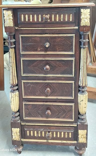 CHEVET in natural wood opening with 4 drawers...